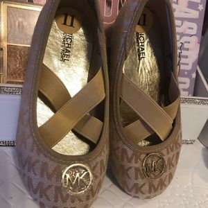 Michael kors new unused girl shoes 🚨😻